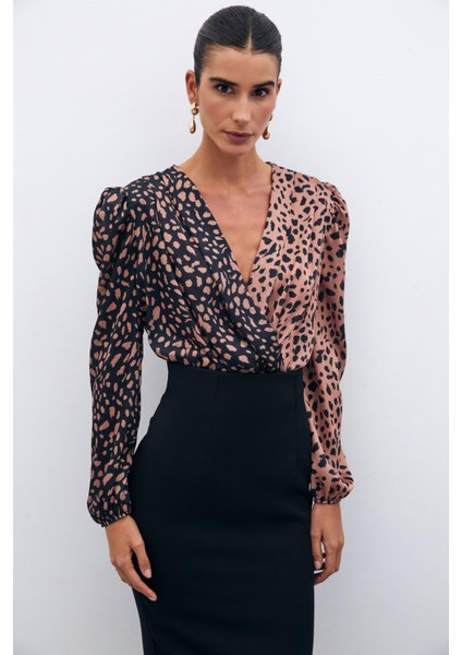 Kruvaze Desenli Bodysuit - Siyah-Camel fırsatları