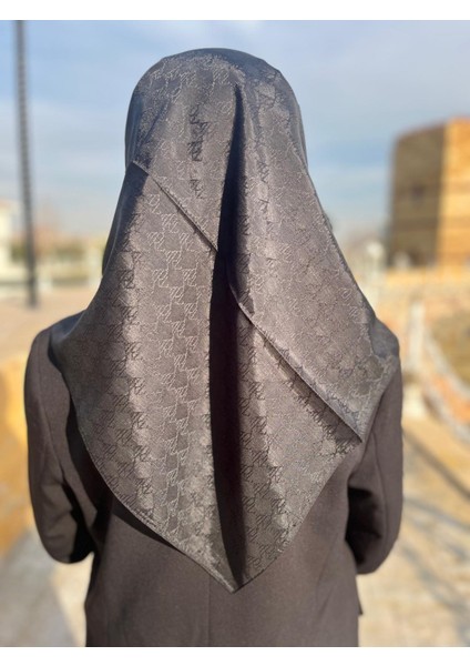 Monogram Eşarp fiyatları
