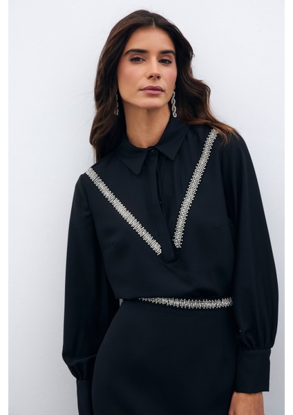 Şerit Aksesuarlı Bluz - Siyah