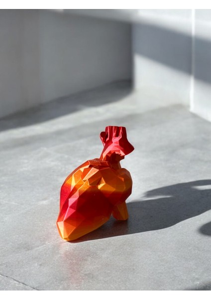 Heart Tasarım Vazo - Geometrik Kalp Dekoratif Vazo - 20 cm - Sert Plastik