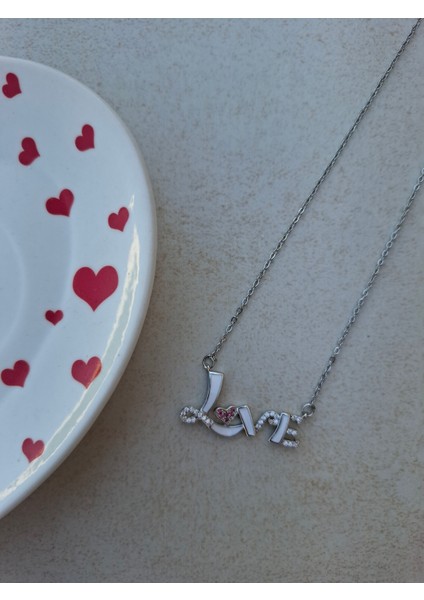 Kadın Love Yazılı Çelik Kolye