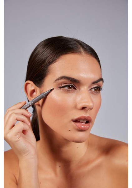 Uzun Süre Kalıcı, Suya Dayanıklı ve Yumuşak Uçlu Siyah Göz Kalemi - Inkliner Eyeliner Black