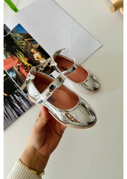 Arkası Kelebek Dataylı Ayna Kız çocuk babet - Gümüş fiyatları