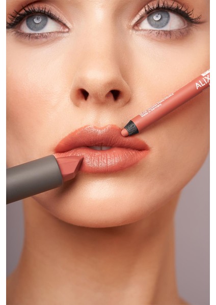 Suya Dayanıklı Uzun Süre Kalıcı Yumuşak Dudak Kalemi - Staying Power Lip Pencil 53 Peachy Nude