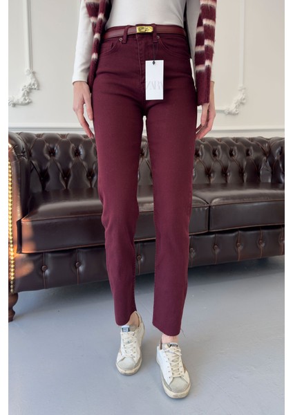 Kesik Paça Boyfit Jean- Kırmızı indirimleri