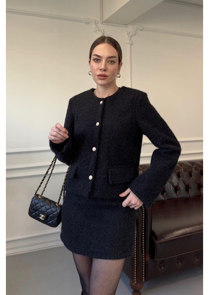 İnci Düğmeli Etekli Kaşe Takım- Siyah