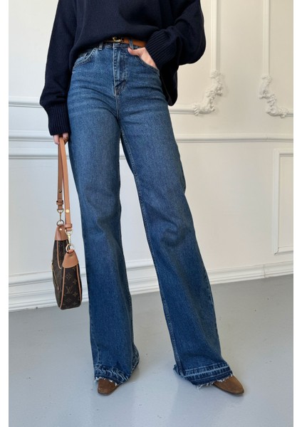 Paçası Pis Dikişli Jean- Mavi