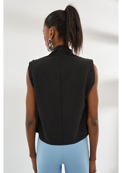 Omuz Vatkalı Bluz- Siyah indirimleri
