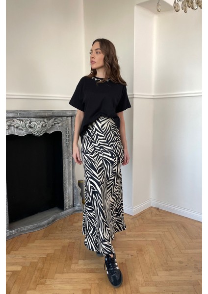 Beli Lastikli Zebra Desen Saten Etek- Siyah