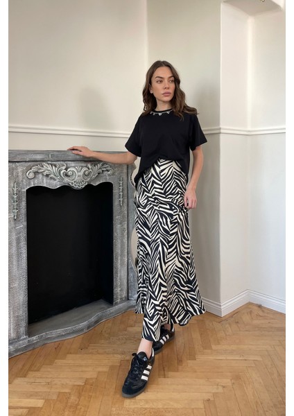 Beli Lastikli Zebra Desen Saten Etek- Siyah modelleri