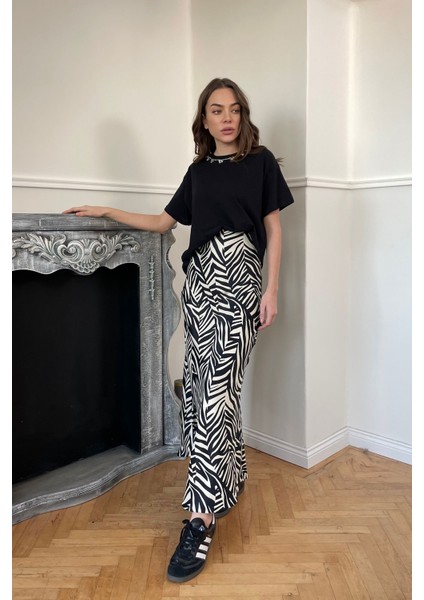 Beli Lastikli Zebra Desen Saten Etek- Siyah fırsatları