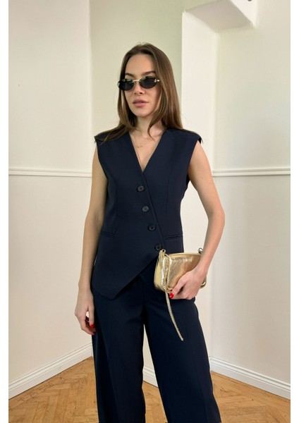 Kruvaze Yelekli Takım- Lacivert indirimleri