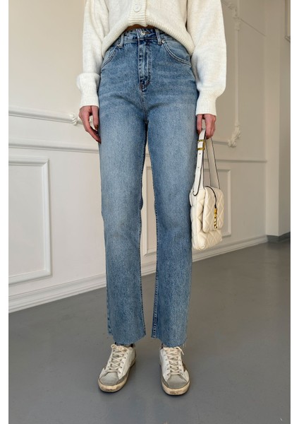 Kesik Paça Boyfit Jean- Mavi fiyatları
