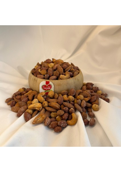 - Tuzlu Karışık Kuruyemiş