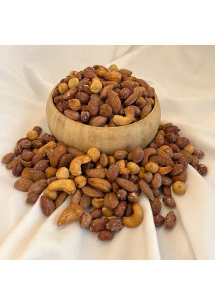 - Tuzlu Karışık Kuruyemiş fiyatları