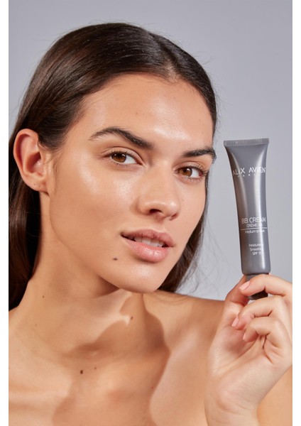 Kapatıcılık,Doğal Parlaklık Sağlayan SPF15 Faktör Nemlendiren BB Krem - BB Cream 10 Fair to Light