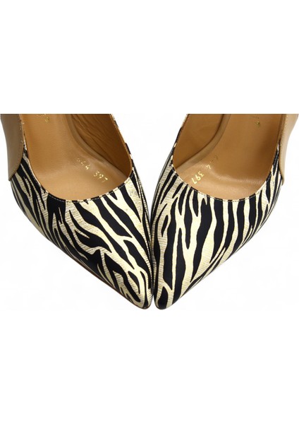 Zebra Desenli Deri Sandalet fırsatları