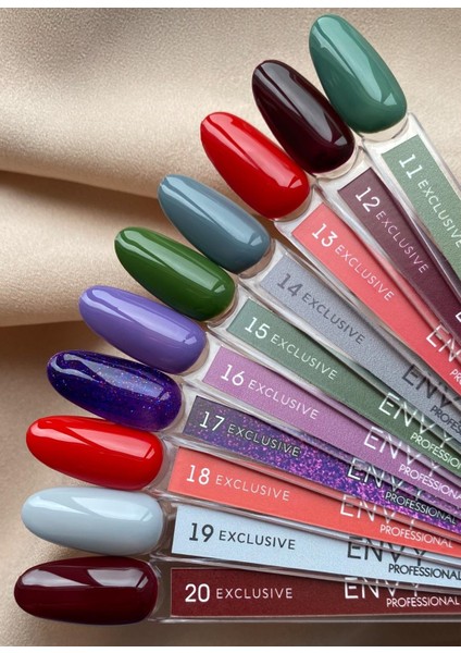 Kalıcı Oje Exclusive Seri Deniz Yeşil NO:011 modelleri