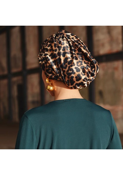 Ipek Saten Leopar Desenli Dolgusuz Bone