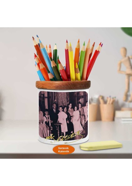 Kızı Ülkü ve Mustafa Kemal Atatürk Ahşap Seramik Kalemlik - S97