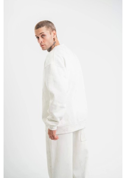 Unisex Uzun Kol Bisiklet Yaka Yıkamalı Sweatshirt - Beyaz