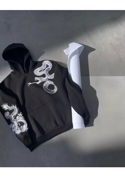 Uzun Kol Kapüşonlu Baskılı Sweatshirt - Siyah