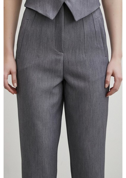 Önü Pensli Skinny Kumaş Pantolon Antirasit fırsatları