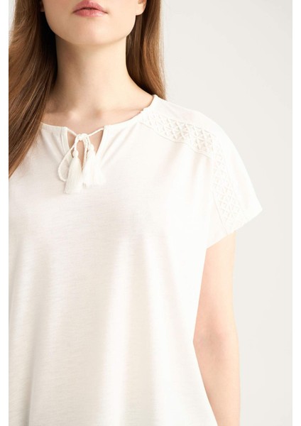 Bisiklet Yaka Casual Kısa Kollu Tişört C1874AX25SP indirimleri