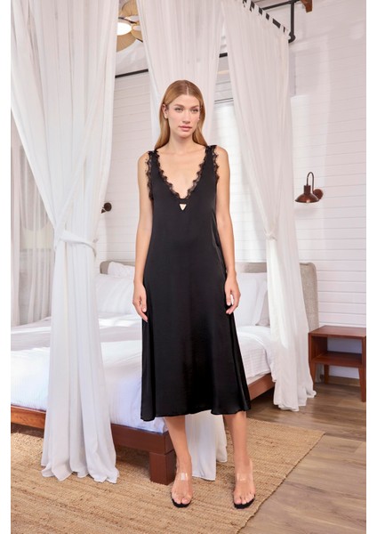 Kadın Göğüs ve Sırt Dekolteli Dantelli Gecelik 18633