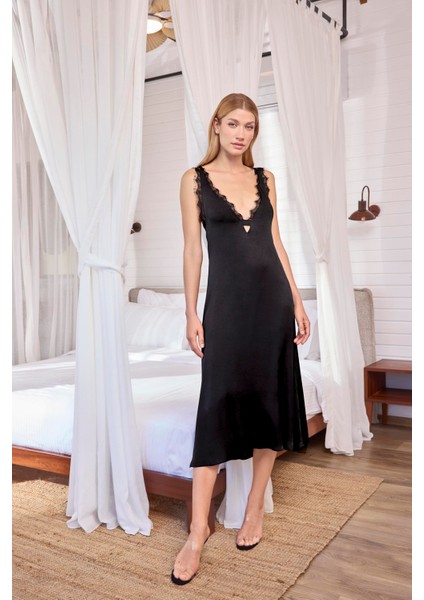 Kadın Göğüs ve Sırt Dekolteli Dantelli Gecelik 18633 fırsatları