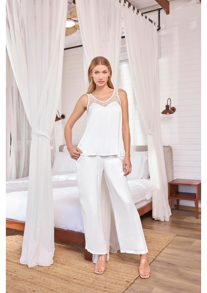 Kadın Dantelli ve Dekolteli Pijama Takımı 18661 fiyatları