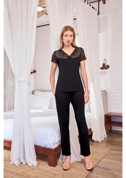 Kadın Kısa Kollu ve Dantelli V Yaka Pijama Takımı 18619