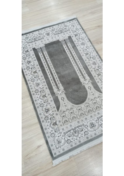 Agua Kalın Halı Seccade Parlak Yumuşak Dokulu Kadifemsi Yüzey 77 x 125 cm