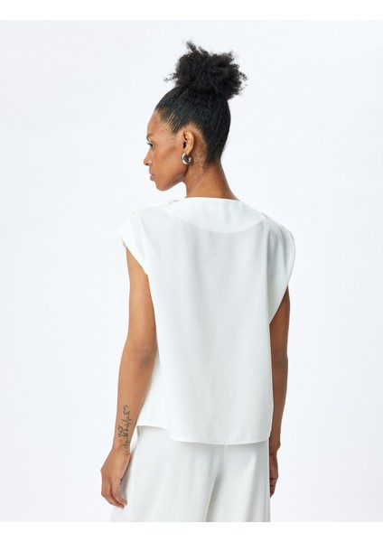 Düğme Detaylı Drape Detaylı Kolsuz Bluz