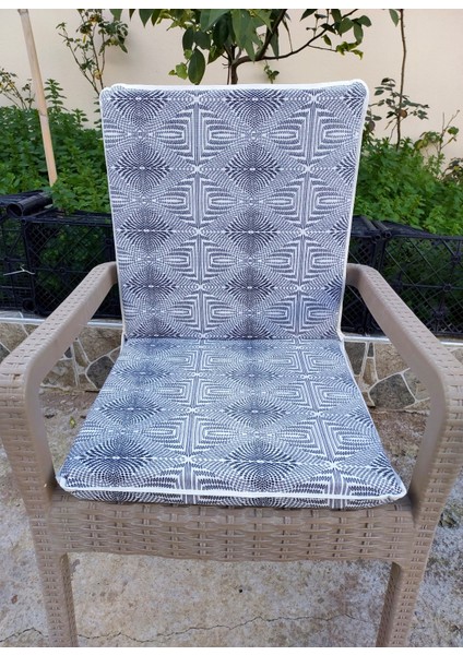 4 Adet Komutan Arkalıklı Sandalye Minderi, E x tra Kalın (Kalınlık 5 cm )-Nokta Siyah Beyaz