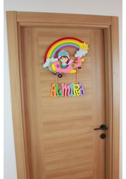 Almira Isimli Gökkuşağı Uçak Bebek Odası Kapı Süsü fırsatları