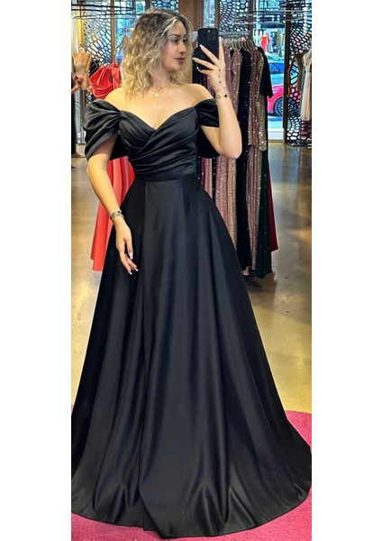 Siyah Düşük Kollu Anvelop Yırtmaçlı Kloş Etekli Saten Uzun Abiye Elbise 7568