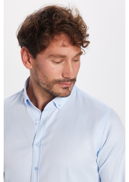 Erkek Slim Fit Dar Kesim Pamuklu Kolay Ütü Mavi Düğmeli Yaka Gömlek fiyatları