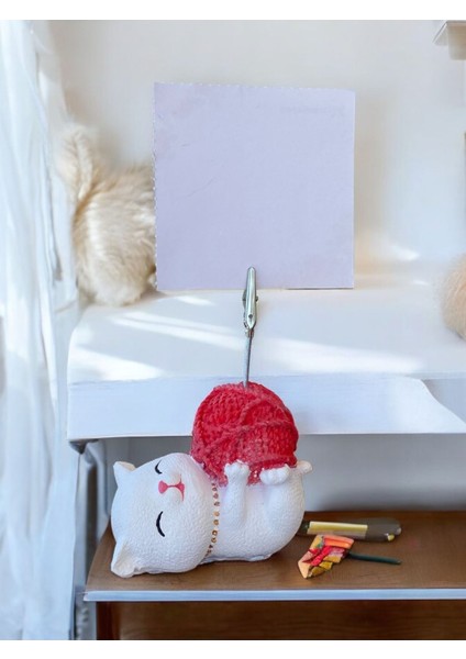 Kırmızı Yumak Tutan Yatan Kawaii Kedi Temalı Not Tutacağı Fotoğraf Tutacak Tutucu Ofis Hediyelik