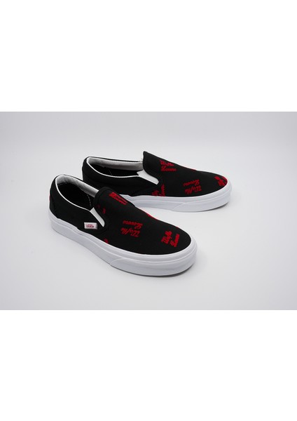 UA Classic Slip-On Siyah/Beyaz Unisex VN000XG8B0M1