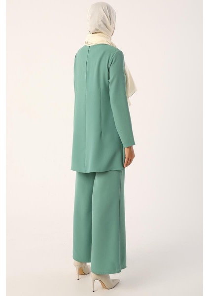 Yeşil-Kolyeli Bol Paça Pantolonlu Tunikli Takım modelleri