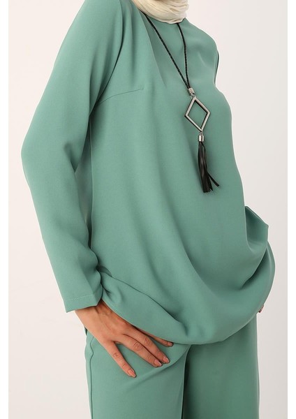 Yeşil-Kolyeli Bol Paça Pantolonlu Tunikli Takım fırsatları