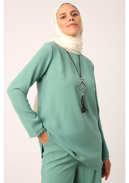 Yeşil-Kolyeli Bol Paça Pantolonlu Tunikli Takım indirimleri