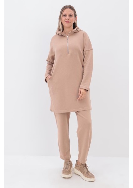 Bej-Robalı Kapüşonlu Pantolonlu Takım