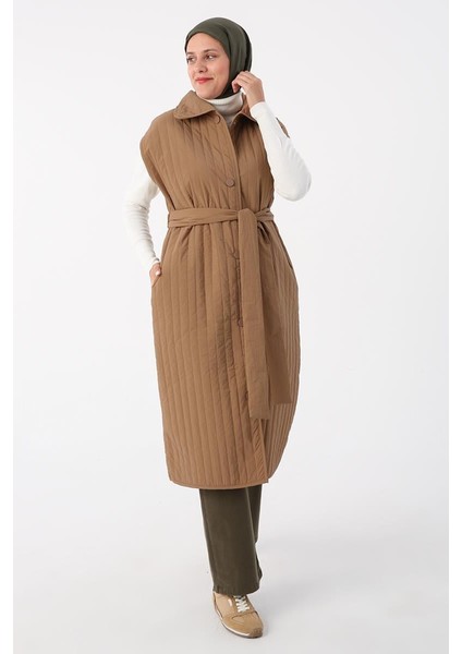 Koyu Bej-Oversize Çıtçıtlı Dikey Çizgi Uzun Kapitone Yelek modelleri