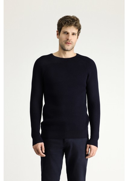 Bisiklet Yaka Slim Fit Dar Kesim Desenli Pamuklu Triko Kazak fırsatları