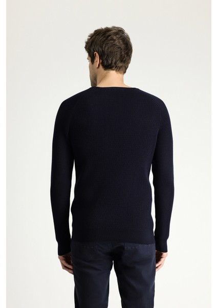 Bisiklet Yaka Slim Fit Dar Kesim Desenli Pamuklu Triko Kazak indirimleri