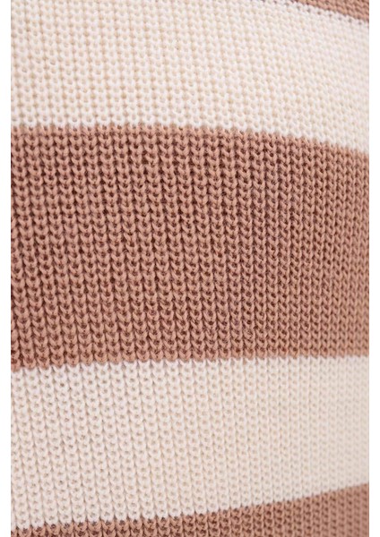 Bisküvi-Ekru-Çizgili Fermuarlı Triko Süveter indirimleri