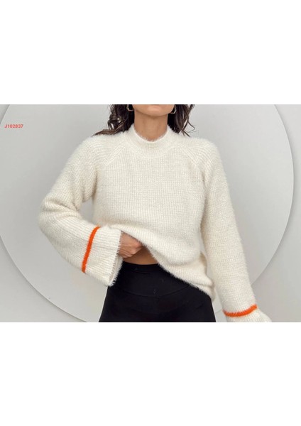 Yumuşak Dokulu Bisiklet Yaka Kazak – Kolu Çizgili modelleri