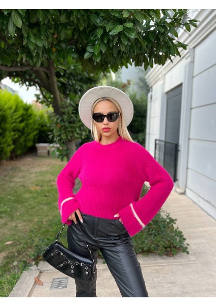 Yumuşak Dokulu Bisiklet Yaka Kazak – Kolu Çizgili